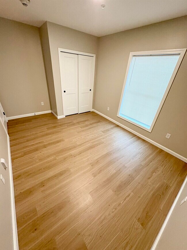 Building Photo - 15 Mountain Rd