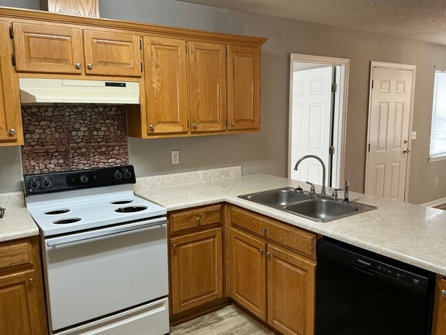 Building Photo - 1414 Jane St