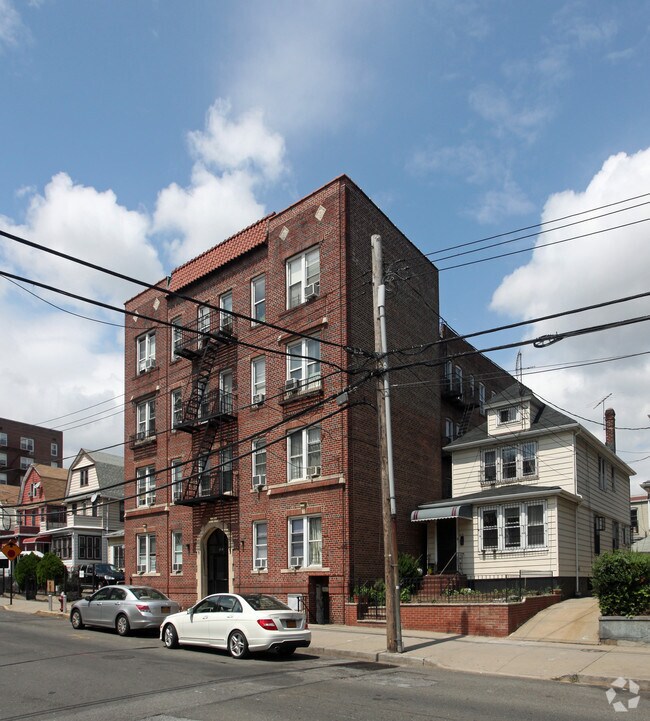 Building Photo - 42-17 Judge St