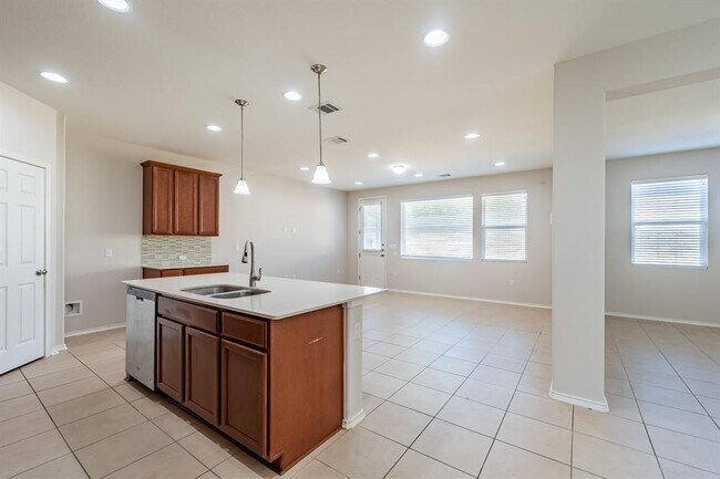 Building Photo - 1918 Tasmanian Tiger Trace