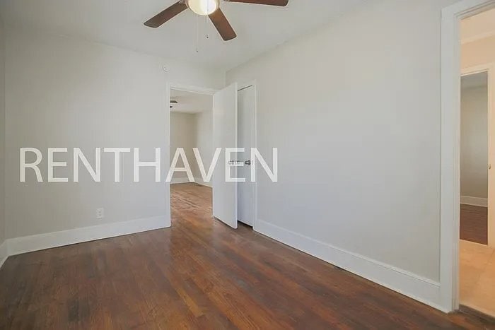 Building Photo - 207 Branham St