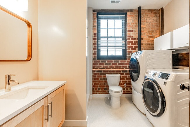 Building Photo - 225 Old South High St