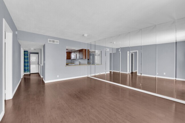 Building Photo - B12/3823 S. Maryland Parkway