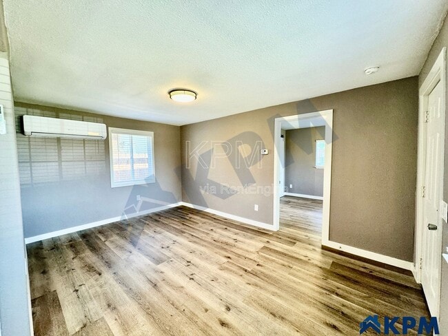 Building Photo - 316 S Gertrude Ave