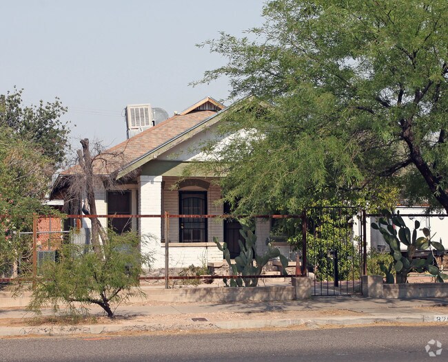 Primary Photo - 820 N 6th Ave