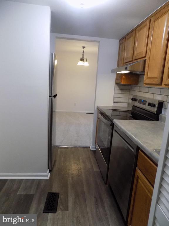 Building Photo - 106 Bancroft Rd