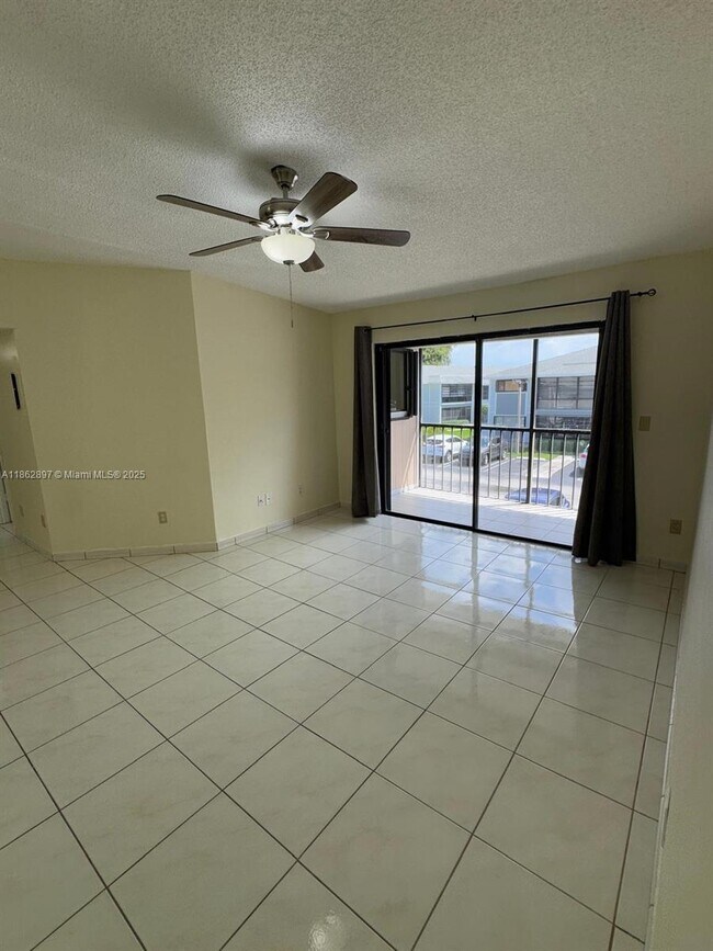 Building Photo - 9707 Hammocks Blvd