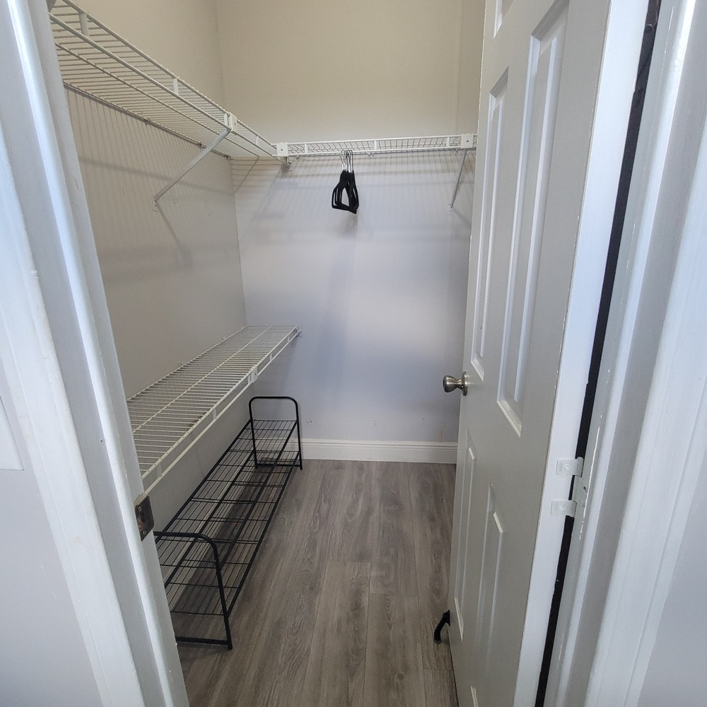 Walk in closet - 3404 Seacoast St