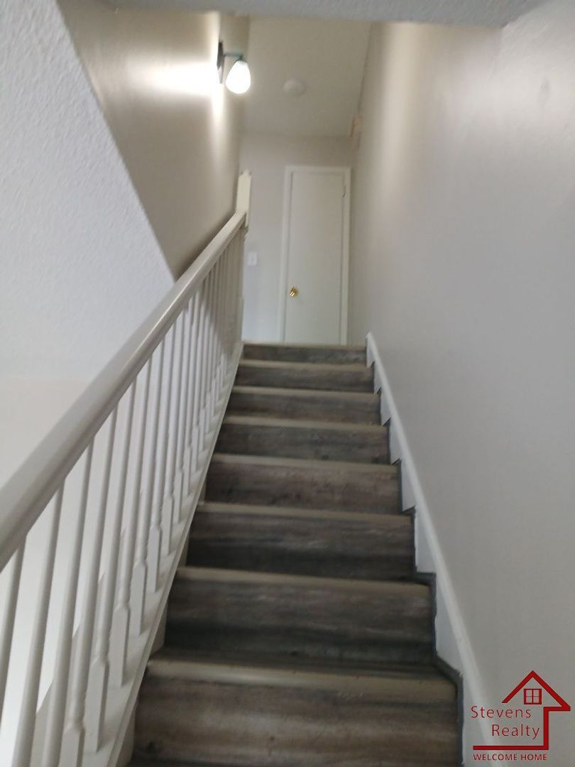 Building Photo - 4131 Wilkesview Dr