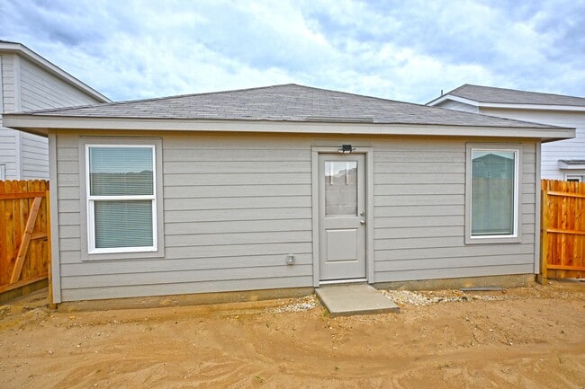 Building Photo - 15023 Azzurro Stone
