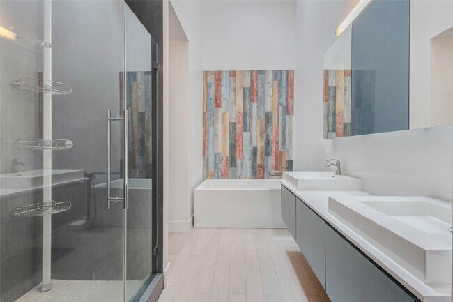 Building Photo - 1222 Marconi St