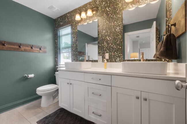 Building Photo - 6042 Capitol Dr