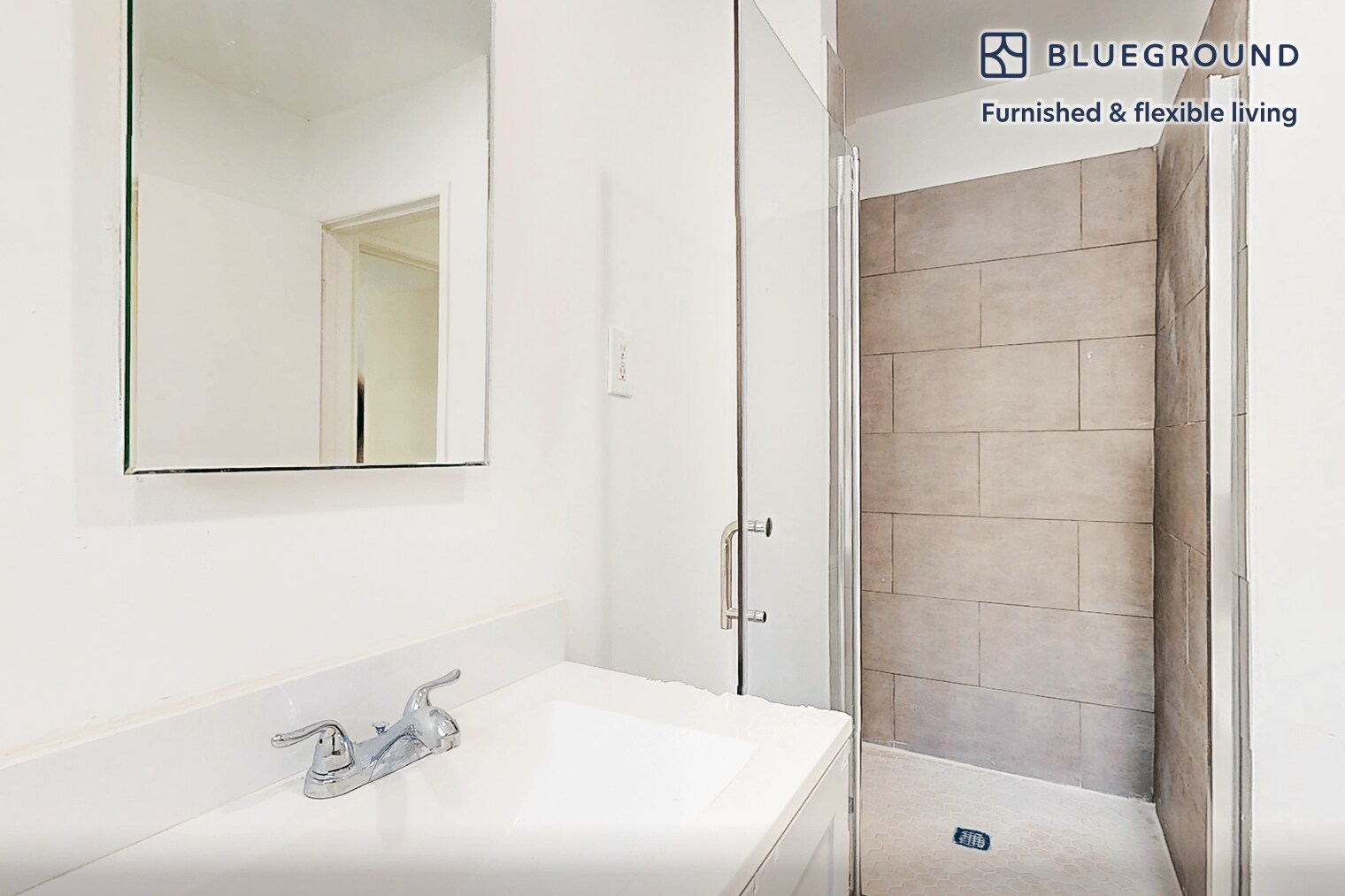 Building Photo - 7949 Romaine St