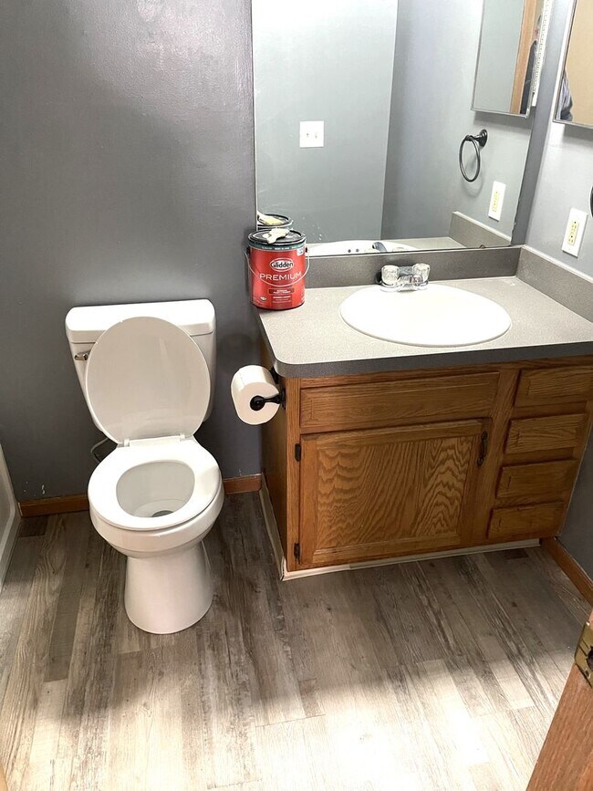 Building Photo - 248 Gordon