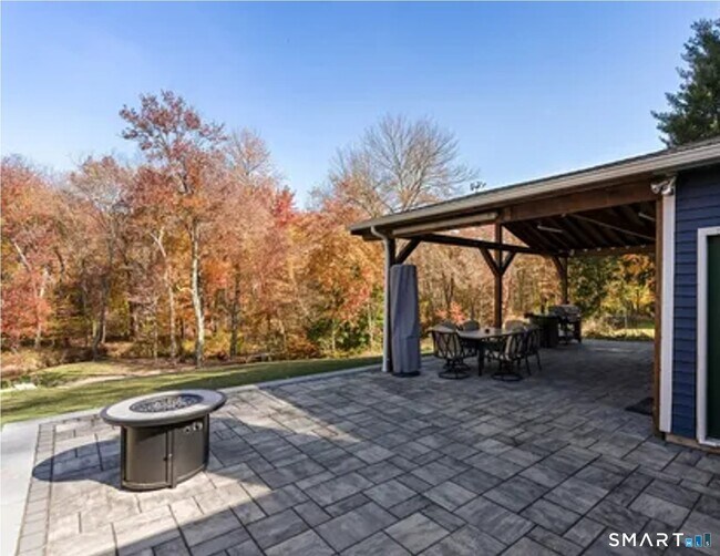 Building Photo - 144 Pond Cir