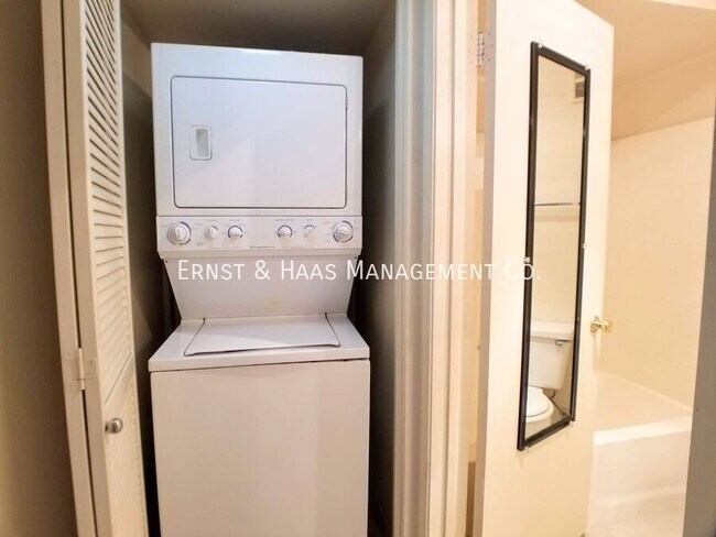 Building Photo - 1200 Gaviota Ave