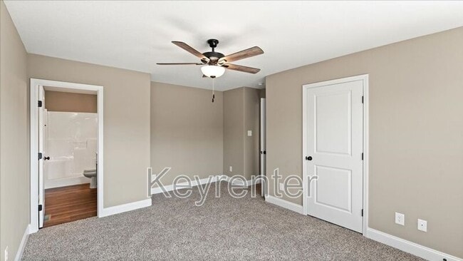 Building Photo - 3527 Lynn Ave