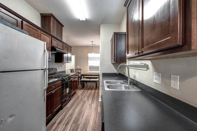 Building Photo - 4918 Carmen St