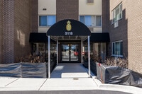 Building Photo - 5118 Fairview