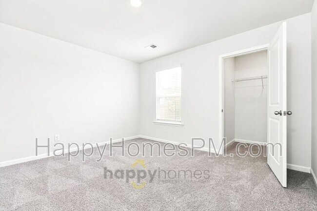 Building Photo - 644 Ladywood Dr
