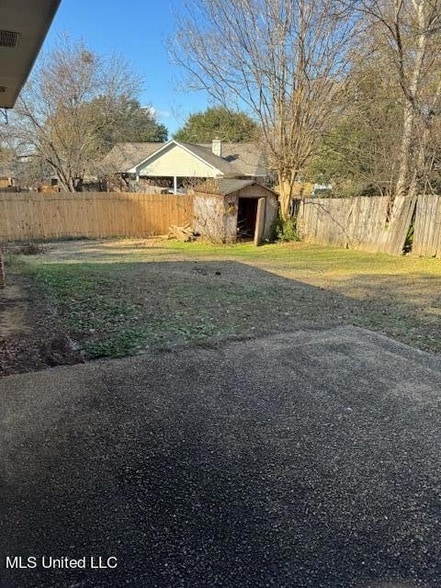 Building Photo - 300 Mockingbird Ln