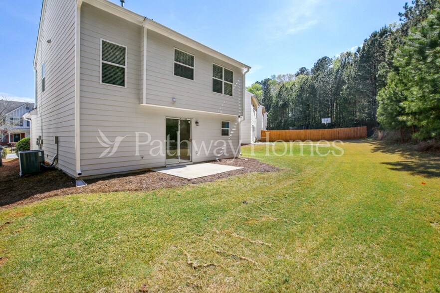 Building Photo - 9461 Lakeview Rd