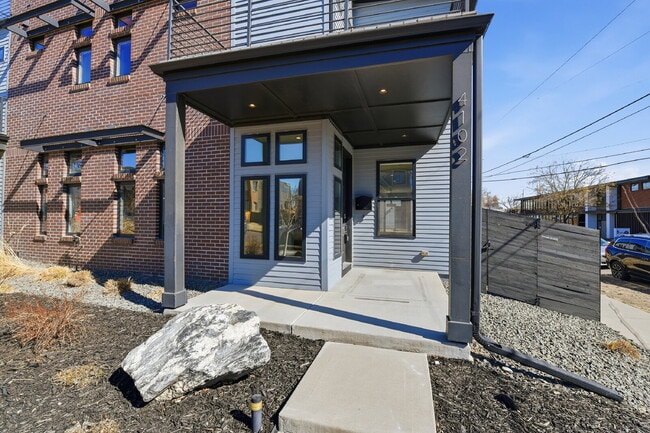 Building Photo - $5,640.95, $300 off the first month's rent, 4 Beds - 5 Bath, Townhouse in Denver with Office!