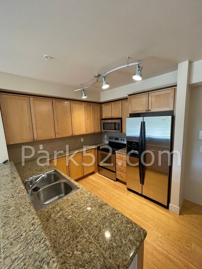 Building Photo - 1 Bedroom Condo in Downtown Tacoma