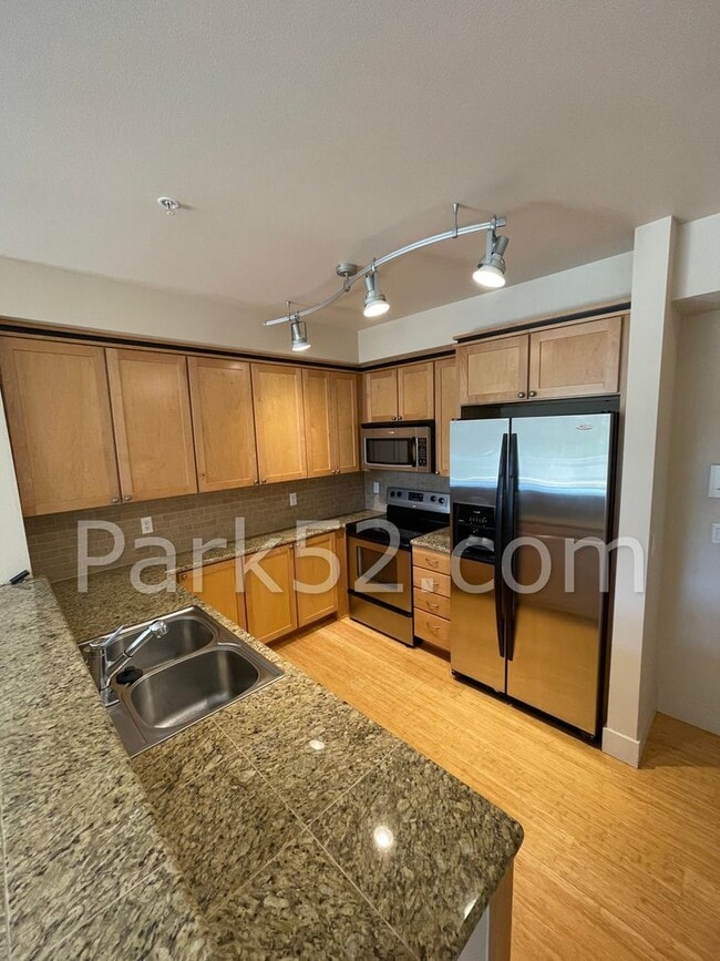 Building Photo - $250 Off!  1 Bedroom Condo in Downtown Tacoma