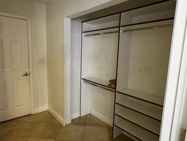 Building Photo - 158 SW 96th Ct