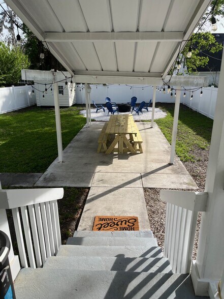 Building Photo - 3213 Bannon Dr