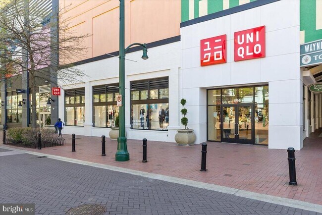 Building Photo - 7923 Eastern Ave NW