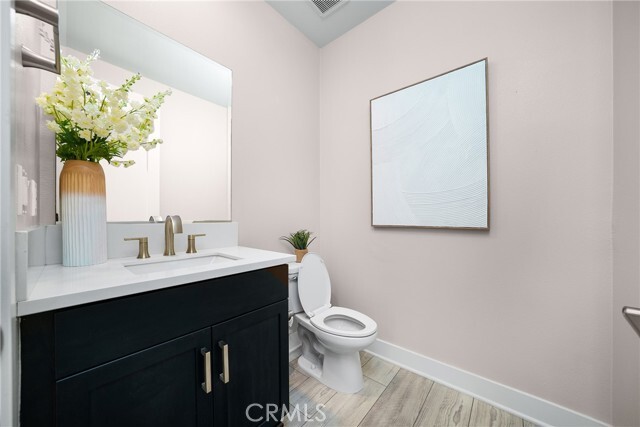 Building Photo - 130 Chorus