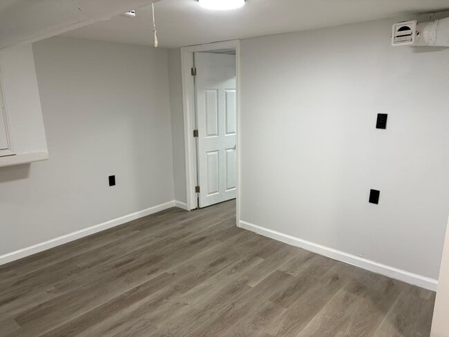 Building Photo - 327 Dover St