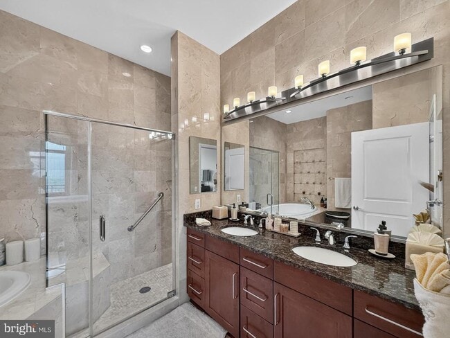 Building Photo - 8220 Crestwood Heights Dr
