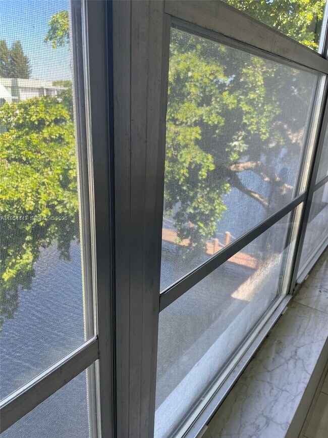 Building Photo - 2761 Taft St