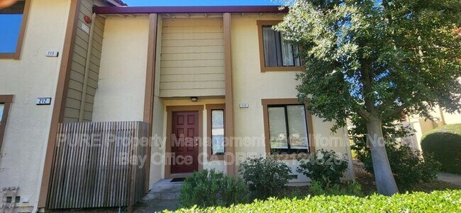 Building Photo - 210 Park Pl Dr