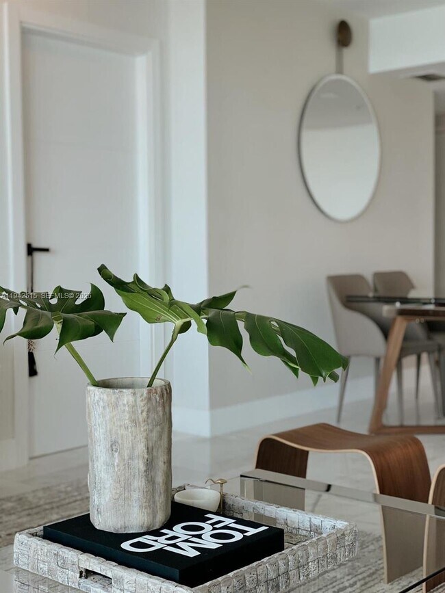 Building Photo - 800 Claughton Island Dr