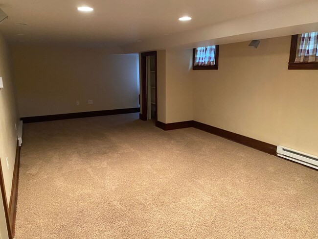 Building Photo - Stunning home in Downtown Longmont