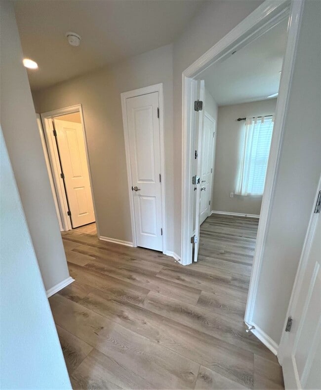 Building Photo - 305 Barrington Farm Ct