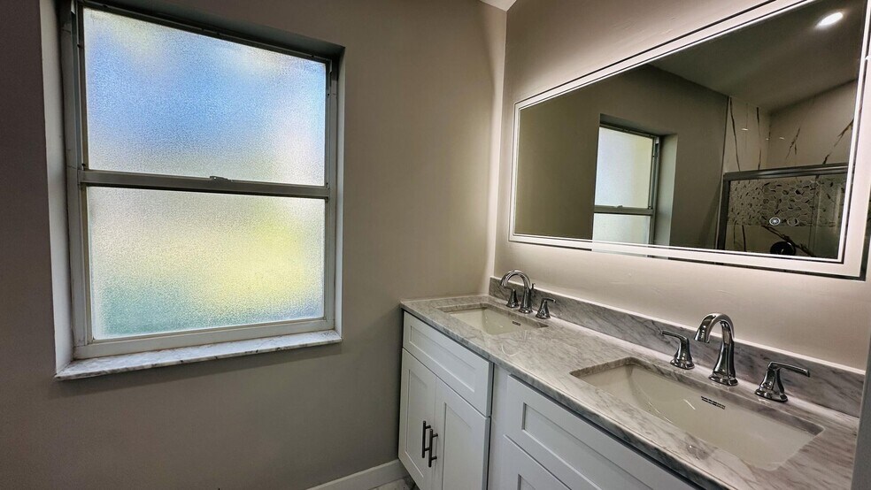 Building Photo - 12816 67th St N