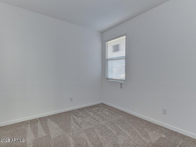 Building Photo - 4423 W Allen St