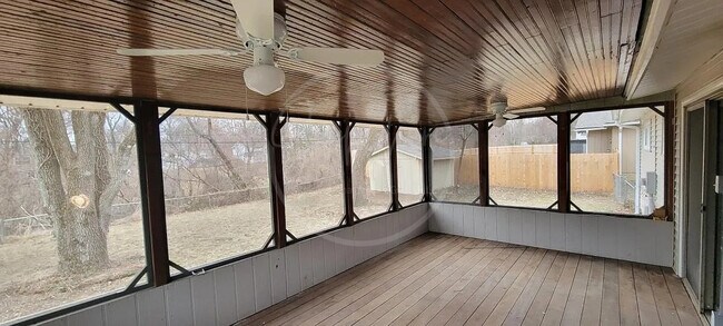 Building Photo - 2815 S Collin Ave