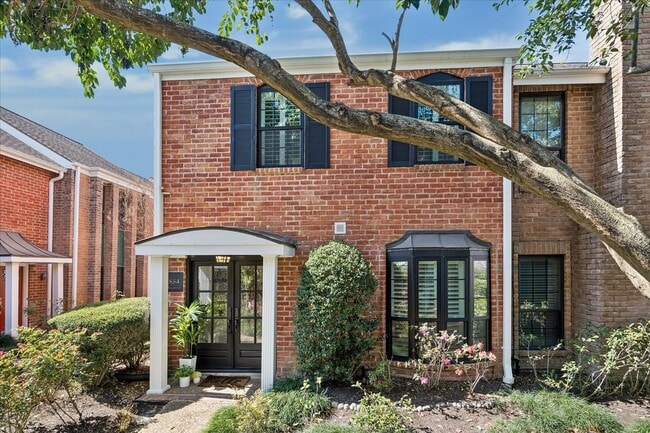 Building Photo - 854 Augusta Dr