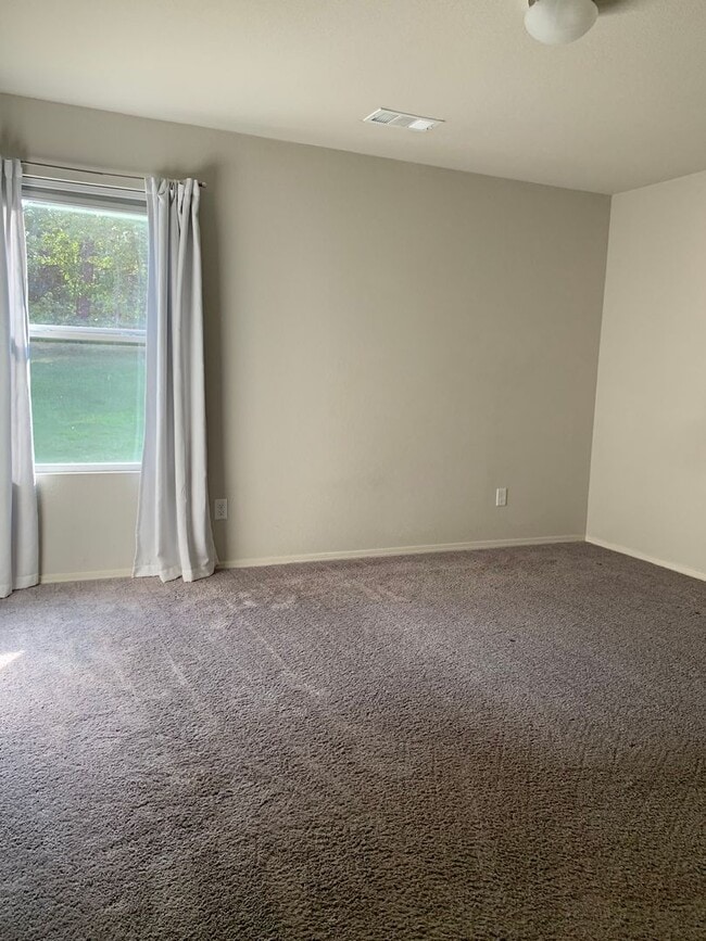 Building Photo - 3 bed 2 bath-Valley View-2 Car Garage