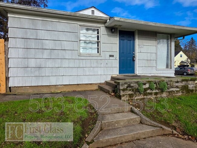 Building Photo - 5325 SE Reedway St