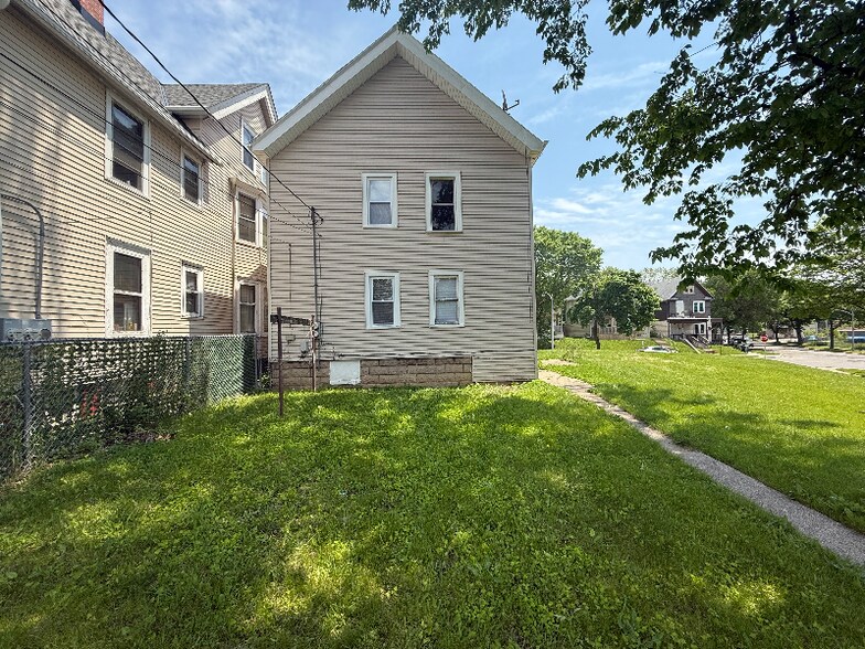 Building Photo - 1817-1819-1819 N 36th St