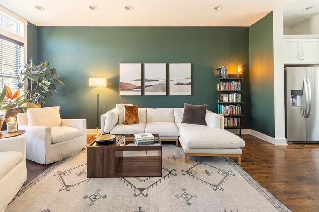 Building Photo - Spacious 3BR Condo in Nashville