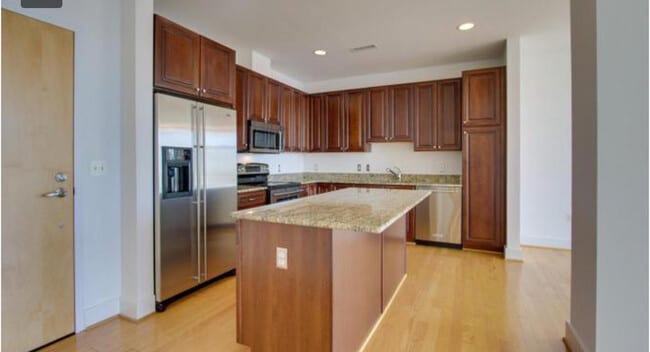 Building Photo - 2772 Lighthouse Pt E