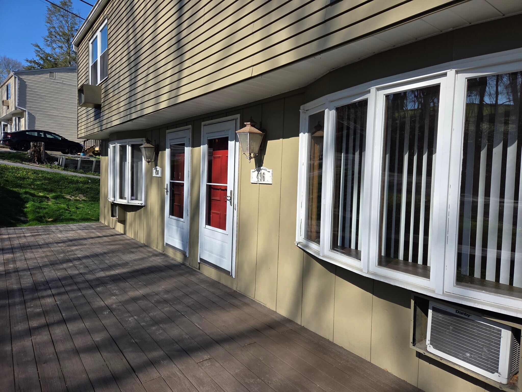 Building Photo - 496 Mercer Rd